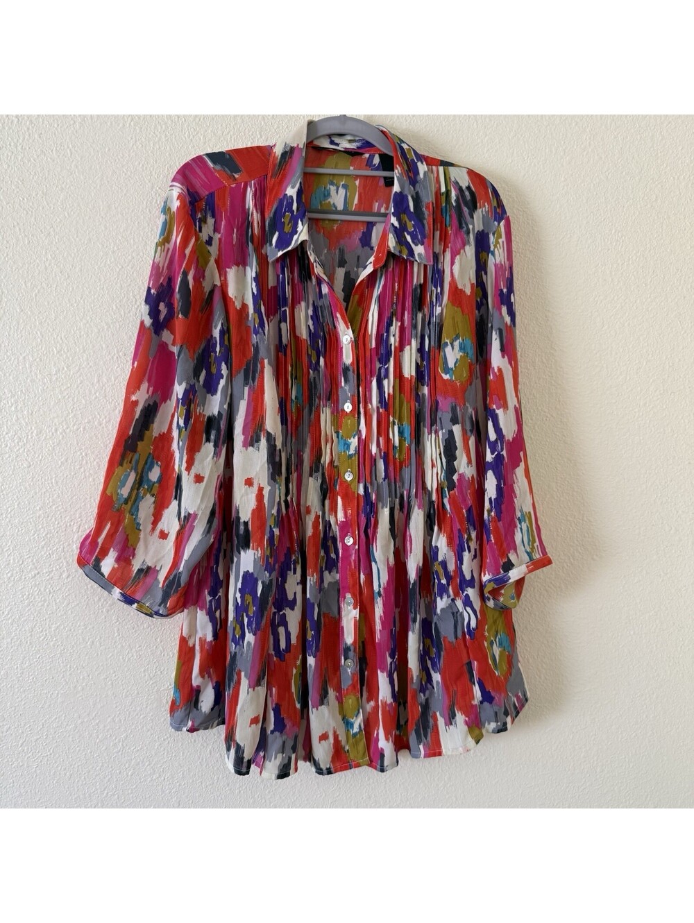 Investments II Womenโs Blouse Size 2X Multi-color Print Pleated Button-up Top